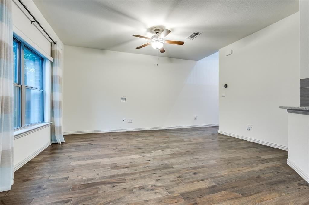 2229 Wabash Way - Photo 4 of 25