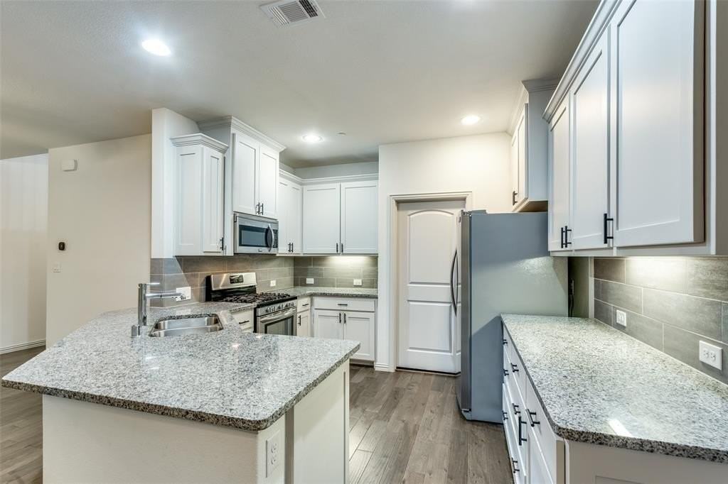 2229 Wabash Way - Photo 7 of 25