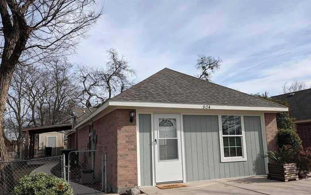 904 Canal St - Photo 3 of 19