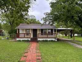 featured image of 3613 Durham Ave