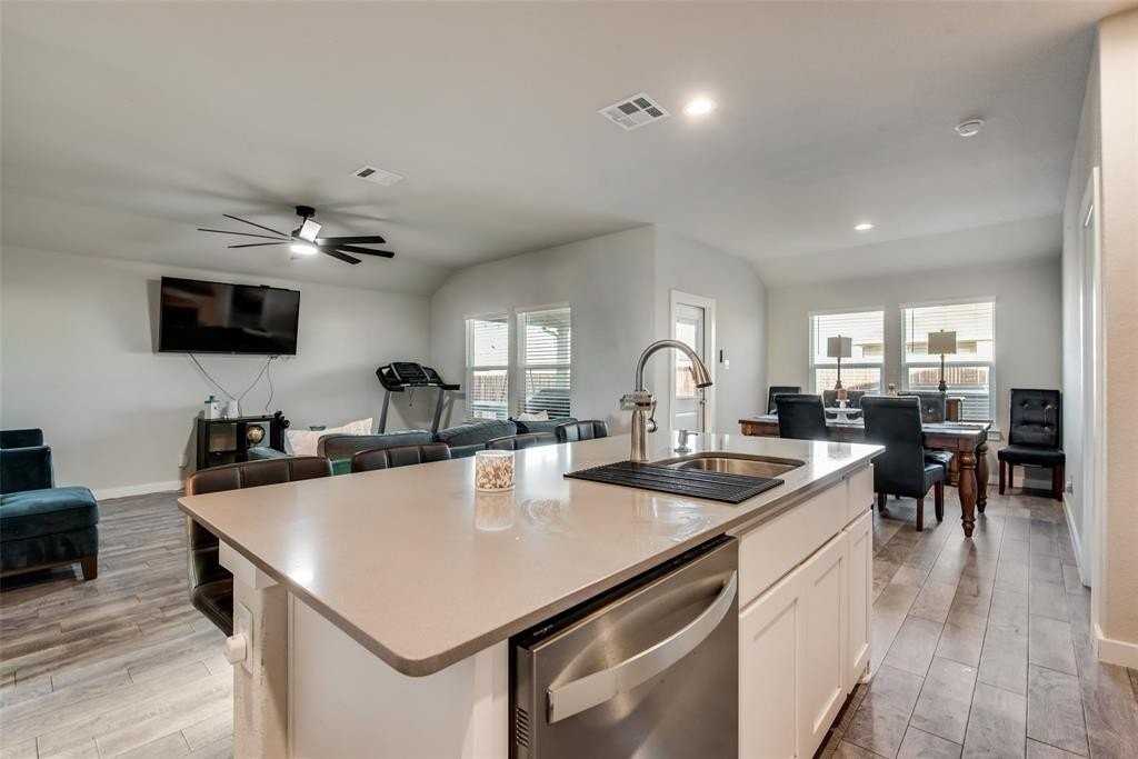 1508 Forest Park Dr - Photo 5 of 11