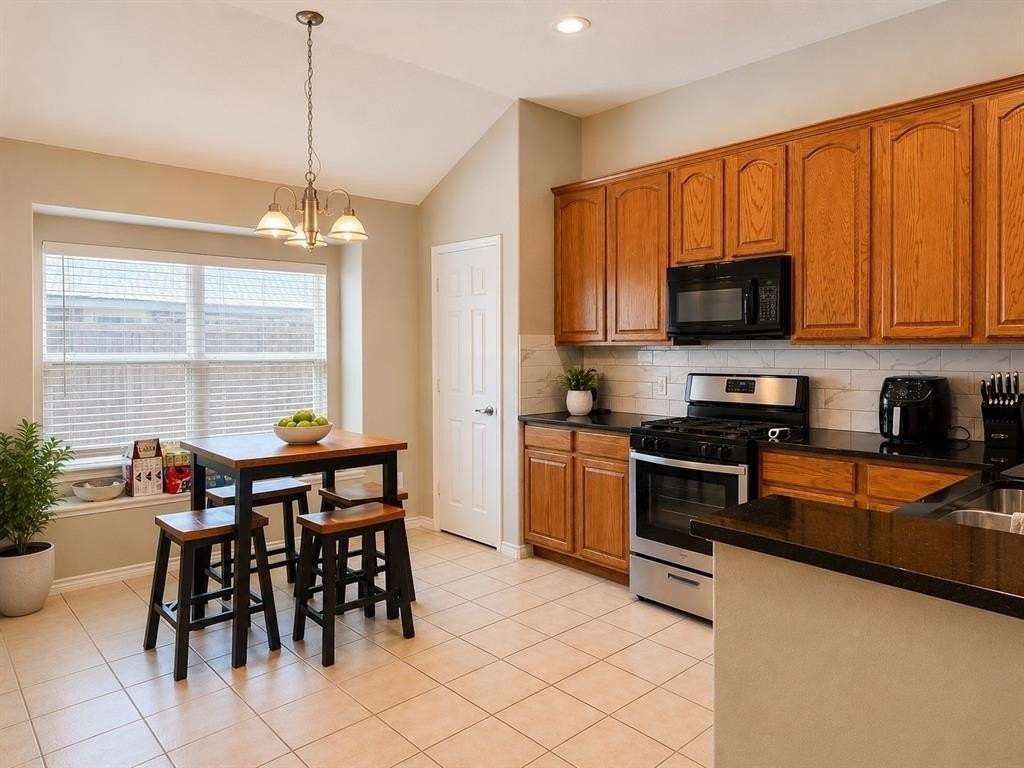 740 Maxwell Creek Dr - Photo 3 of 6