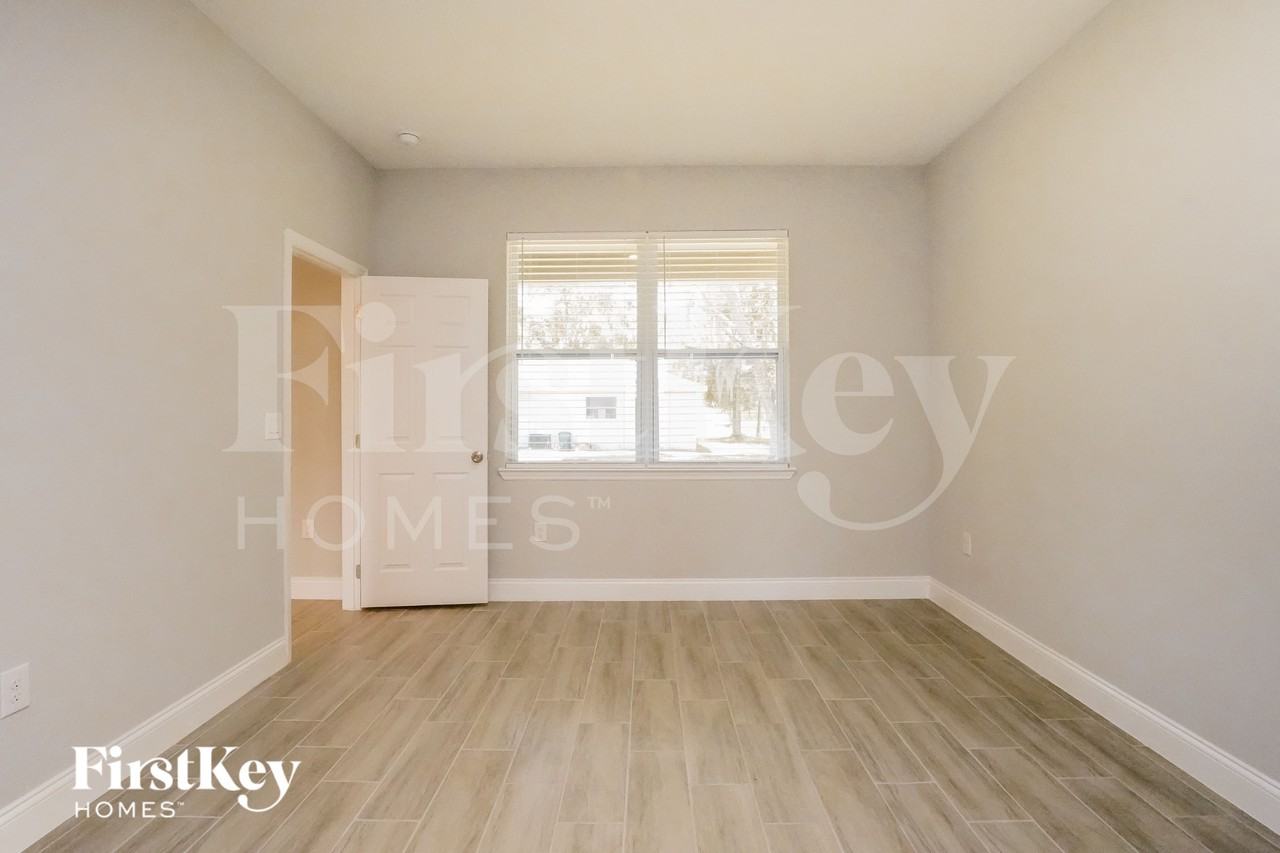 453 Magpie Ct - Photo 5 of 16