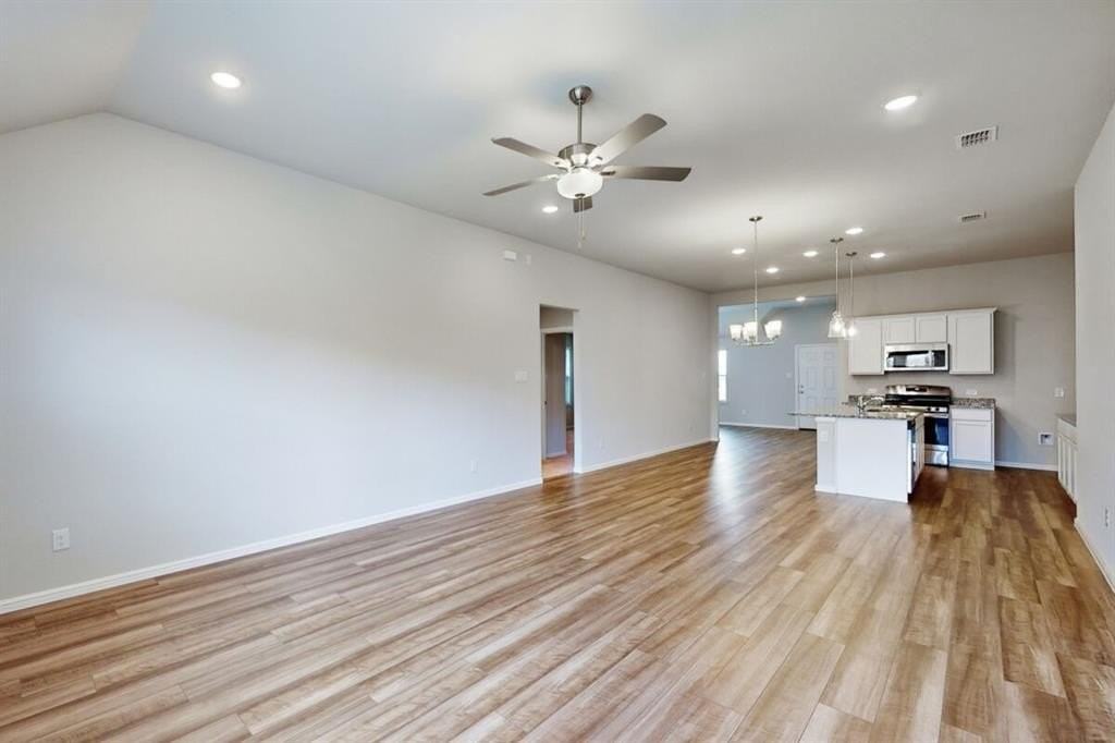 1817 Grassland Dr - Photo 3 of 34