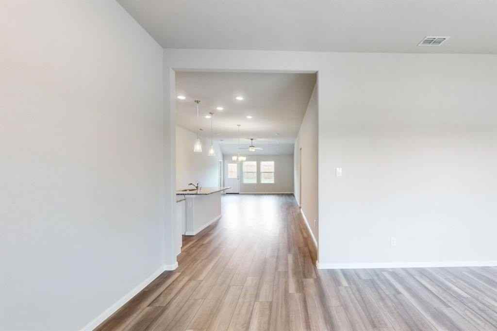 1817 Grassland Dr - Photo 4 of 34
