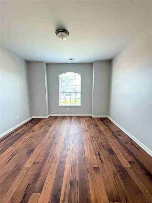 2134 Redbud Dr - Photo 5 of 19