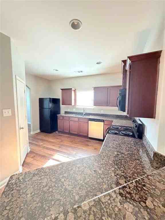 2134 Redbud Dr - Photo 6 of 19