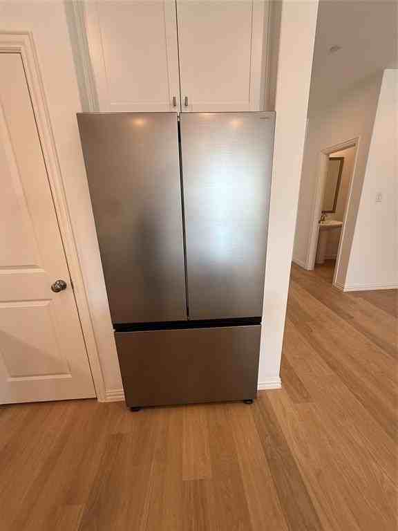 724 4th St - Photo 4 of 39