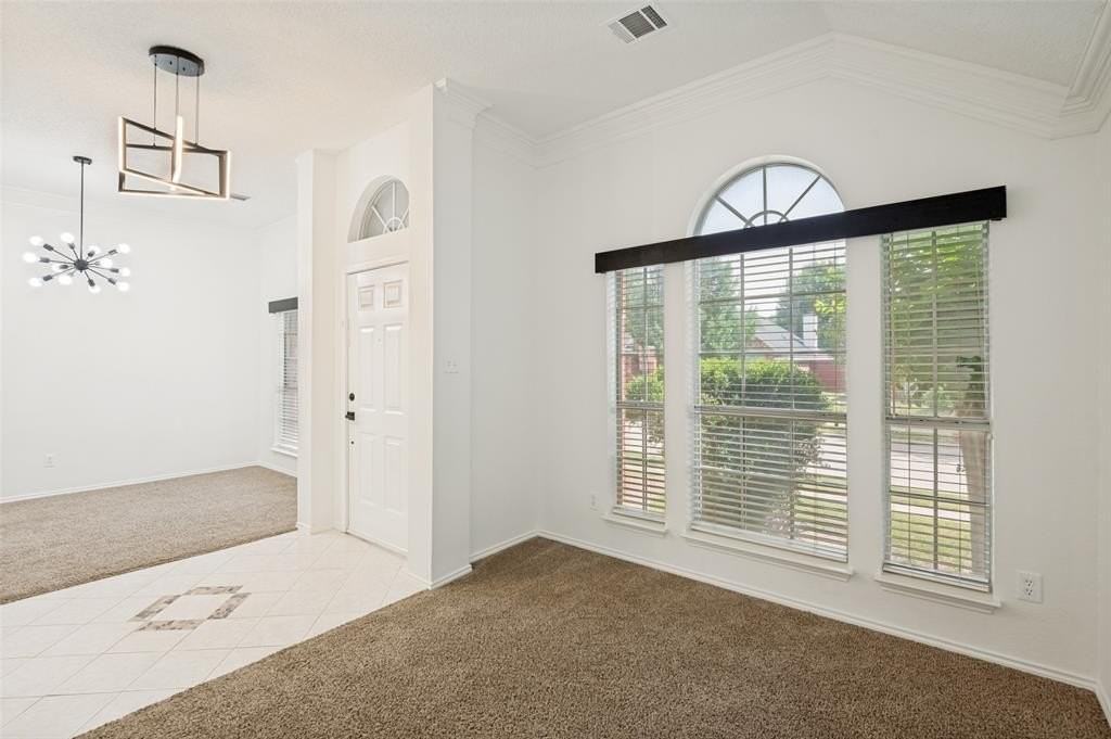 3805 Pine Valley Dr - Photo 3 of 23
