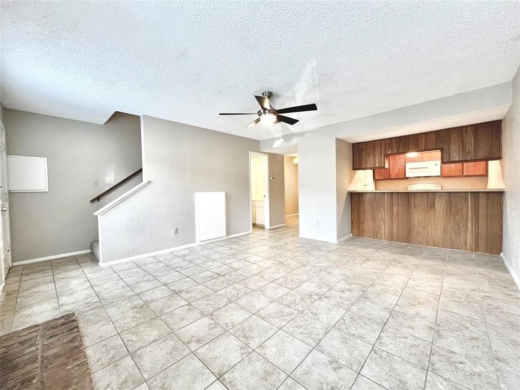 1247 Dallas Dr - Photo 3 of 14