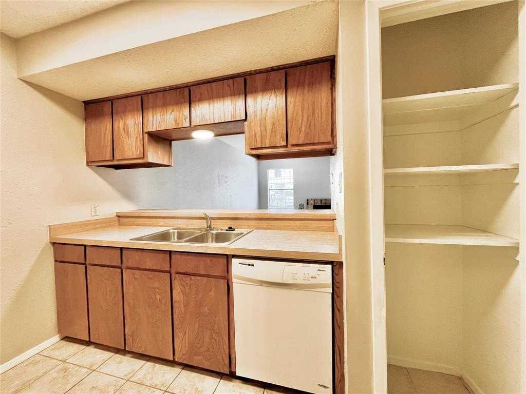 1247 Dallas Dr - Photo 7 of 14