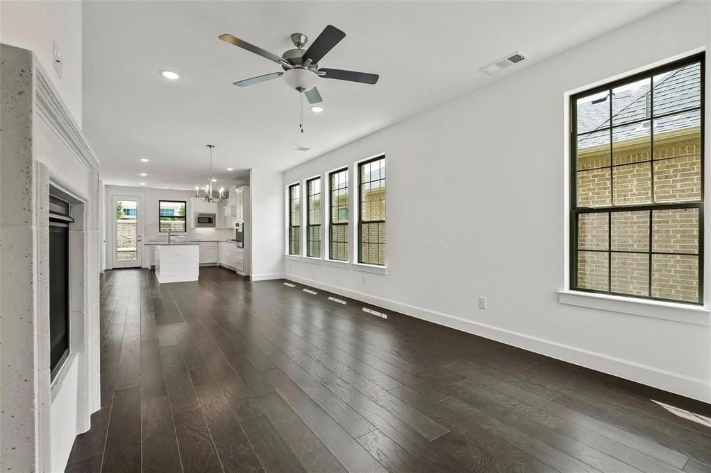 946 Switchgrass Ln - Photo 4 of 20