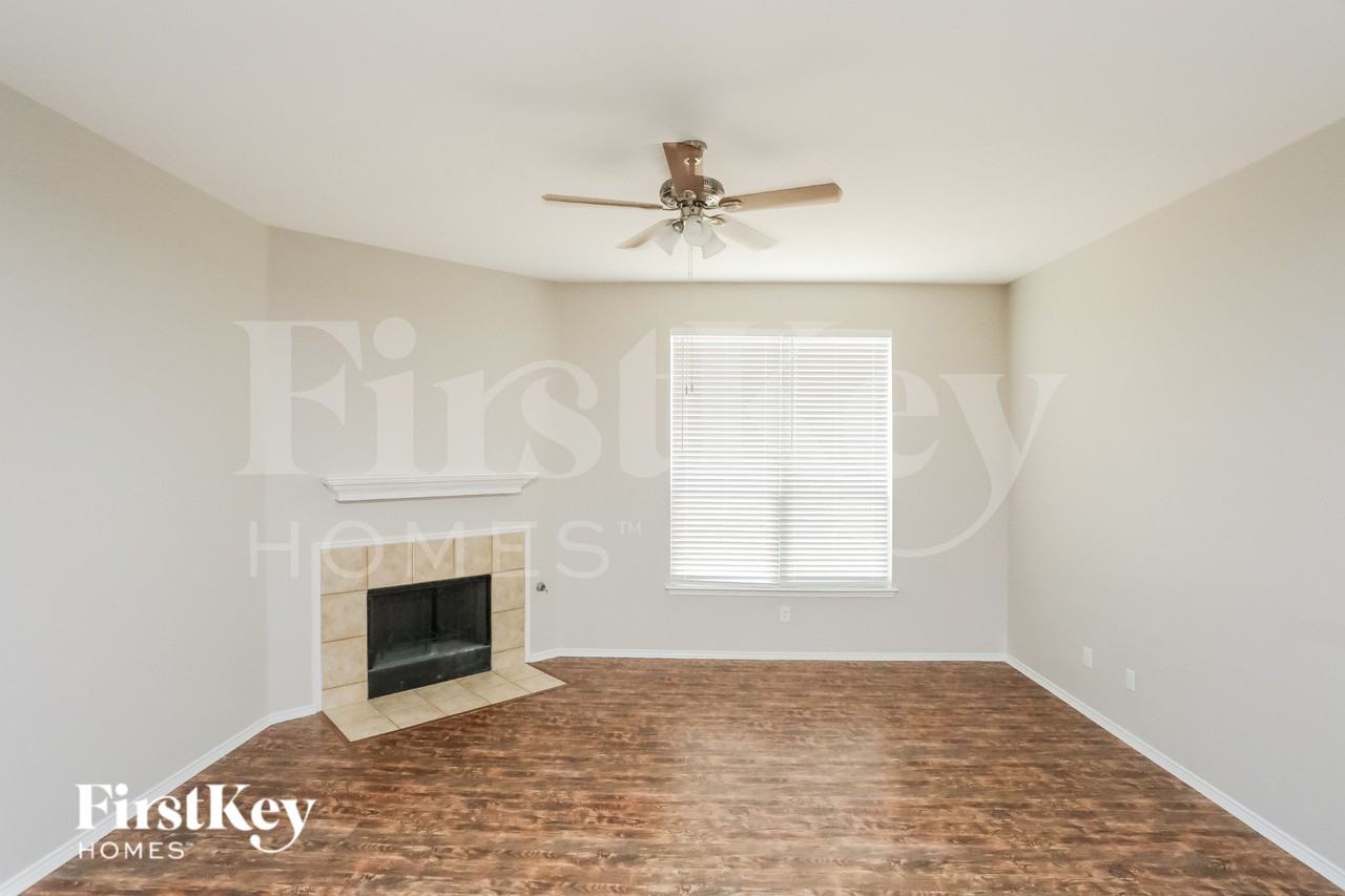3025 Meadowbrook Dr - Photo 3 of 20