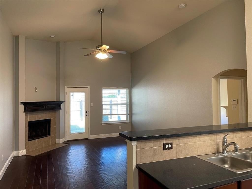 1937 Creek Crossing Dr - Photo 3 of 11