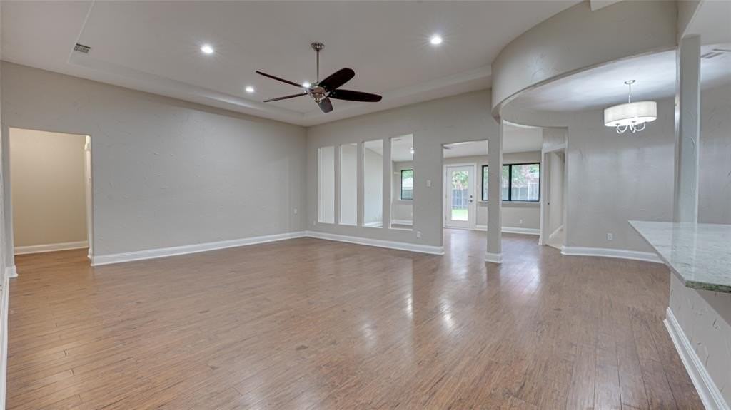 3113 Dover Dr - Photo 4 of 33