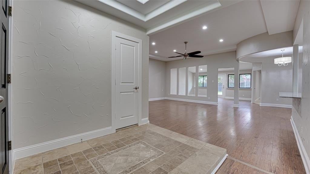 3113 Dover Dr - Photo 5 of 33