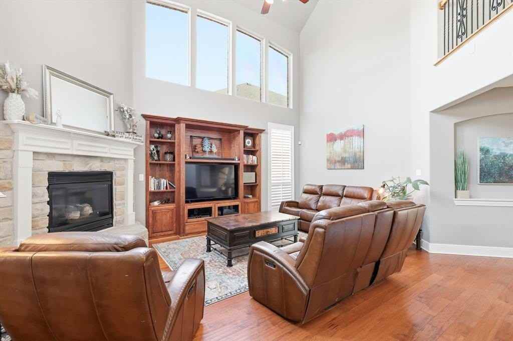 841 Wind Brook Ln - Photo 5 of 40