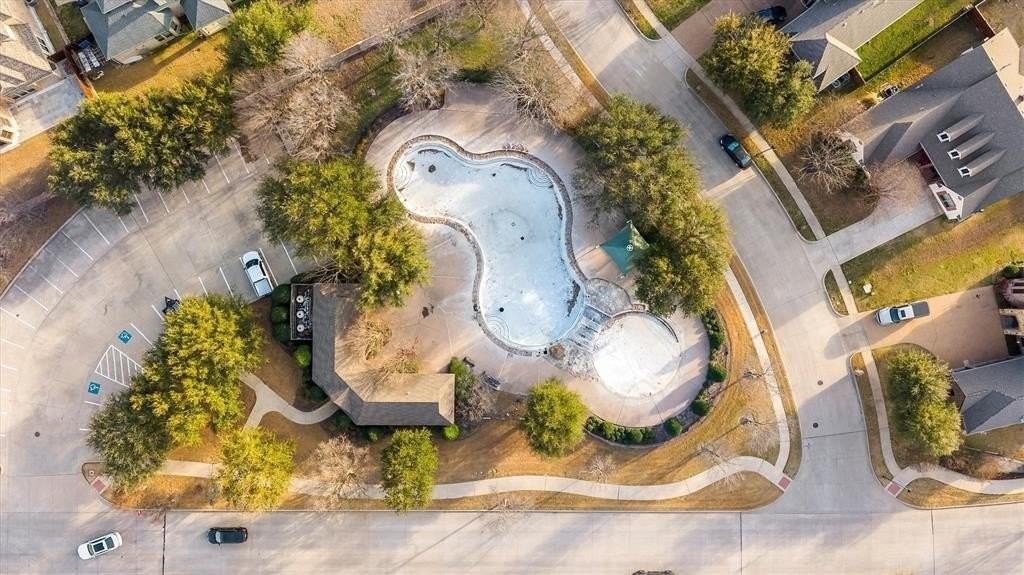 332 Highland Ridge Dr - Photo 2 of 32