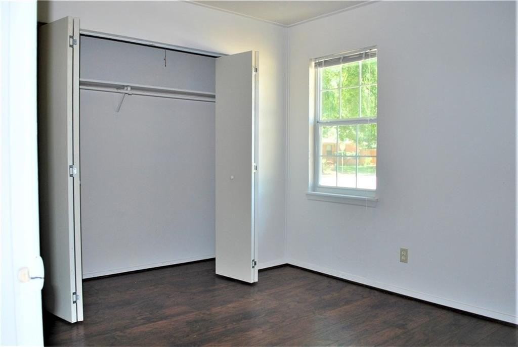 806 S 1st St - Photo 6 of 11