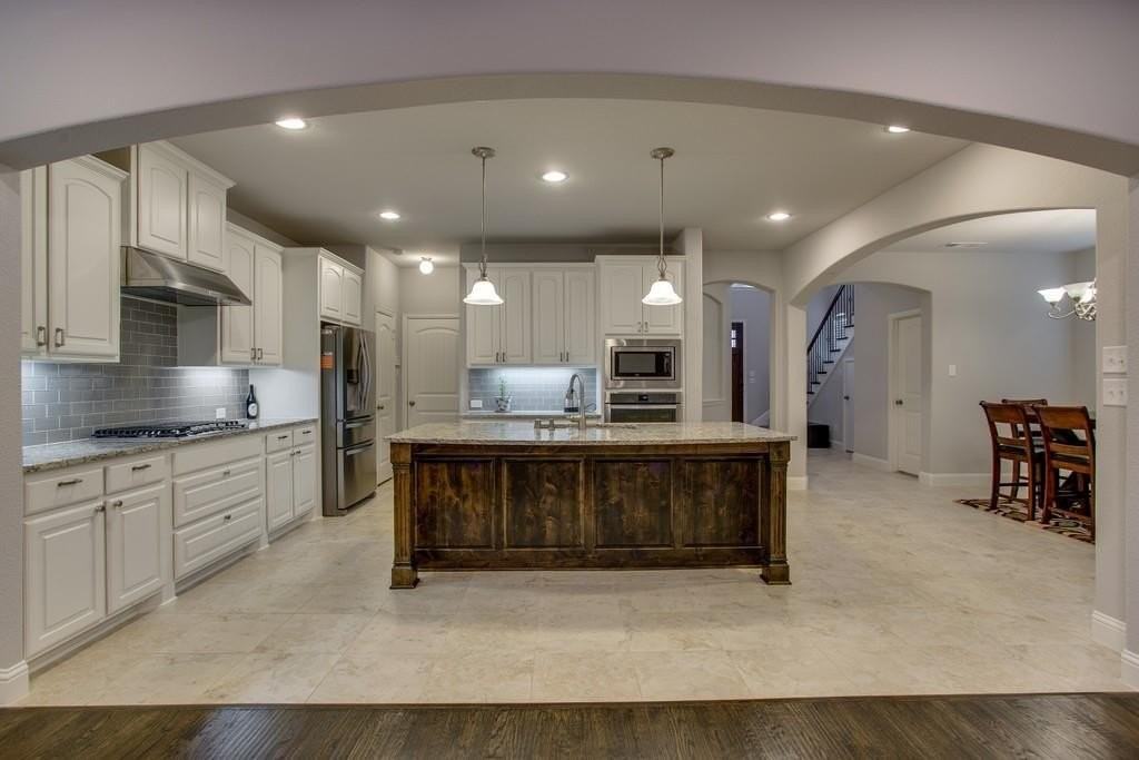516 Palamedes St - Photo 4 of 32