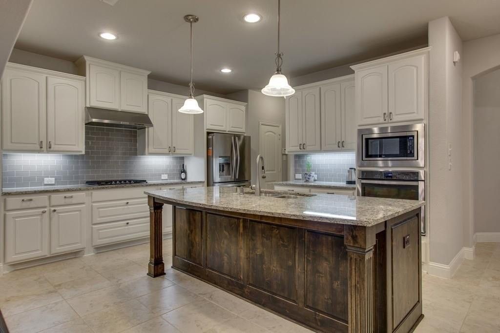 516 Palamedes St - Photo 5 of 32