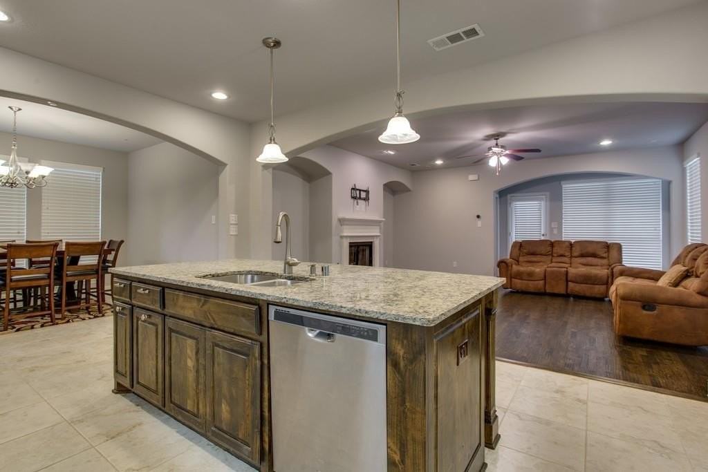 516 Palamedes St - Photo 6 of 32