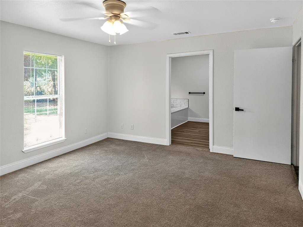 529 Celtic Rd - Photo 6 of 18