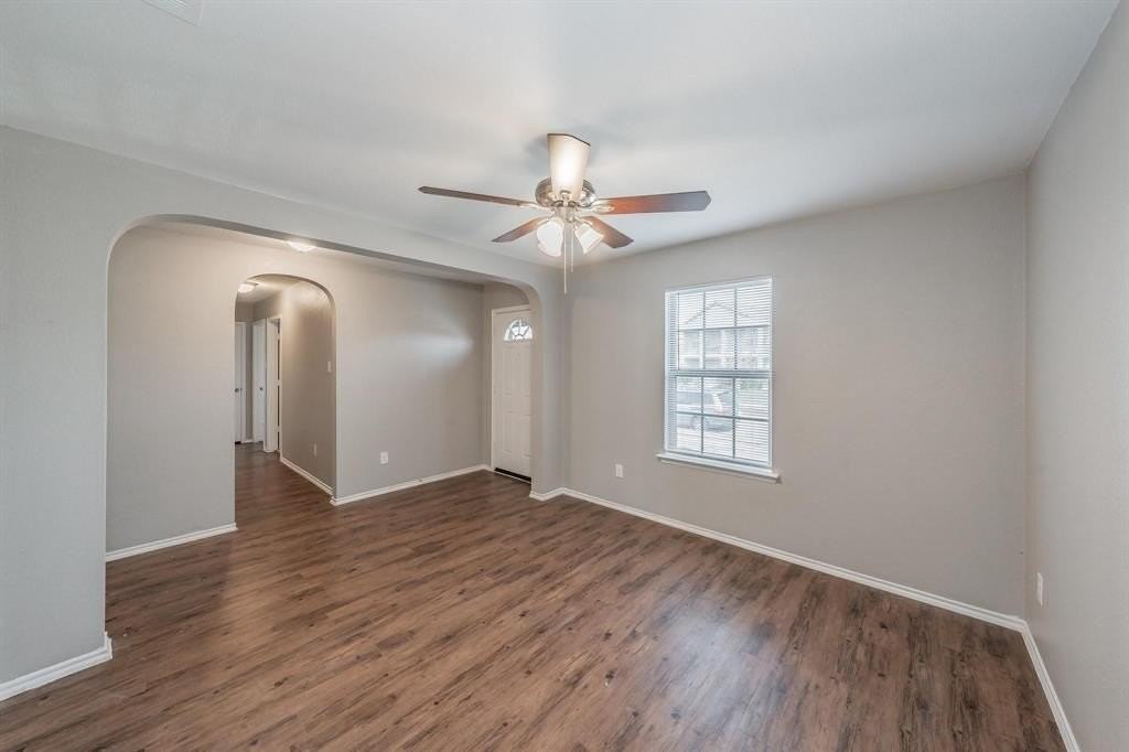1766 Pioneer Way - Photo 4 of 20