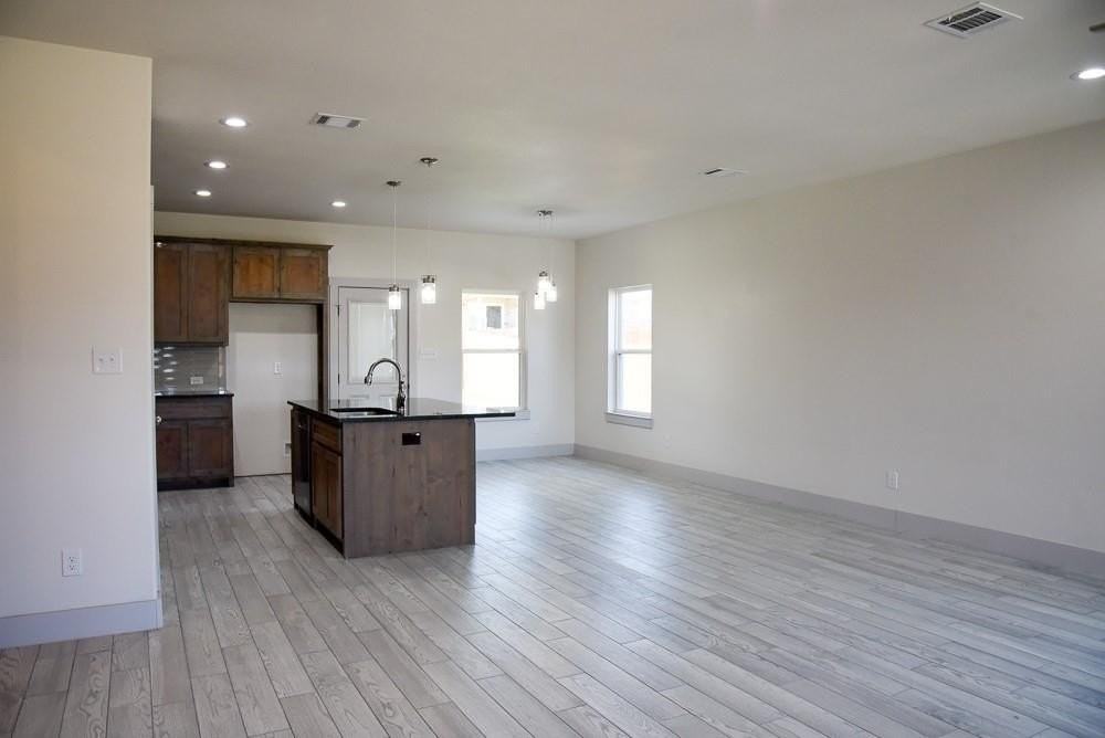 912 Avagail Ave - Photo 4 of 14