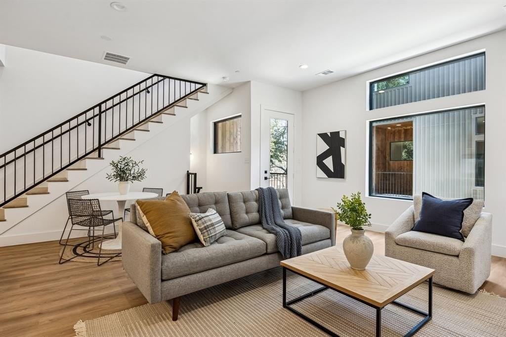 2147 Mail Ave #105 - Photo 3 of 16