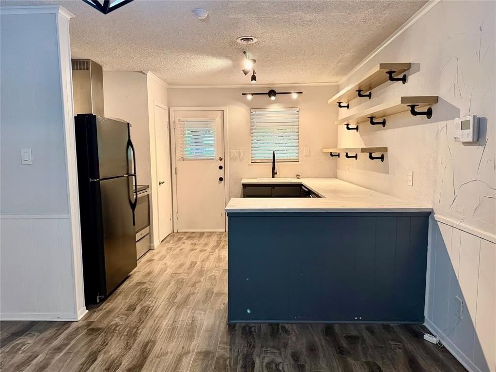 6455 Waverly Way - Photo 2 of 7