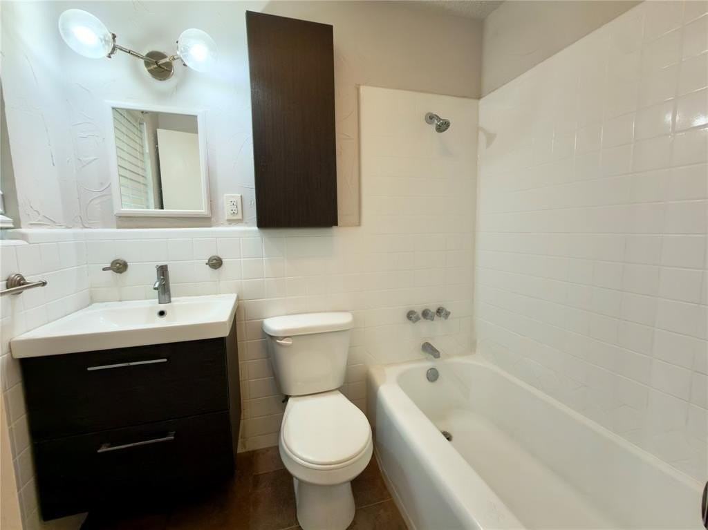 6455 Waverly Way - Photo 4 of 7