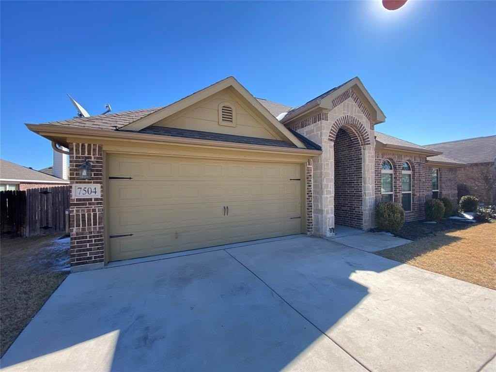 7504 Innisbrook Ln - Photo 3 of 27