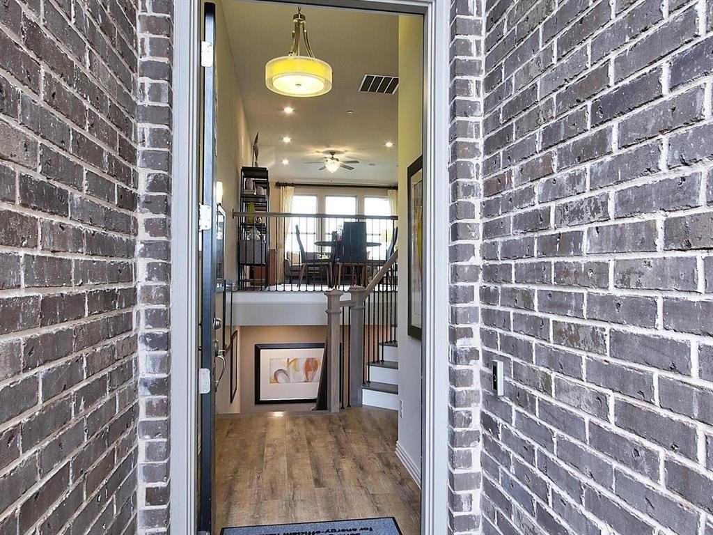 5634 Niagara Rd - Photo 2 of 31