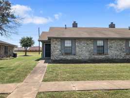 featured image of 1114 Valley View Dr