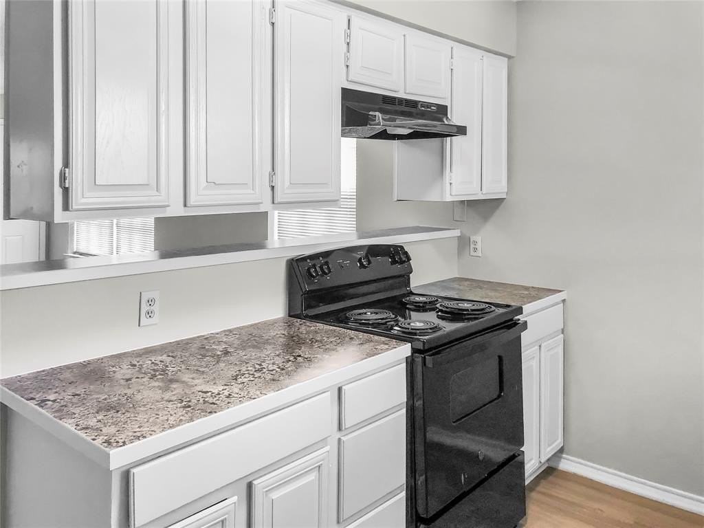 1114 Valley View Dr - Photo 5 of 13