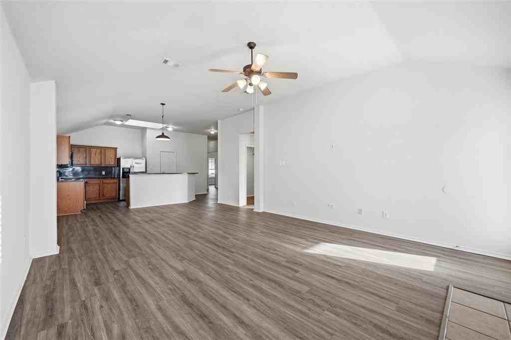 518 Niagara Falls Dr - Photo 4 of 30