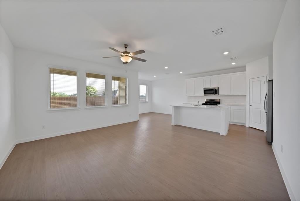 1220 Brazil St - Photo 4 of 25