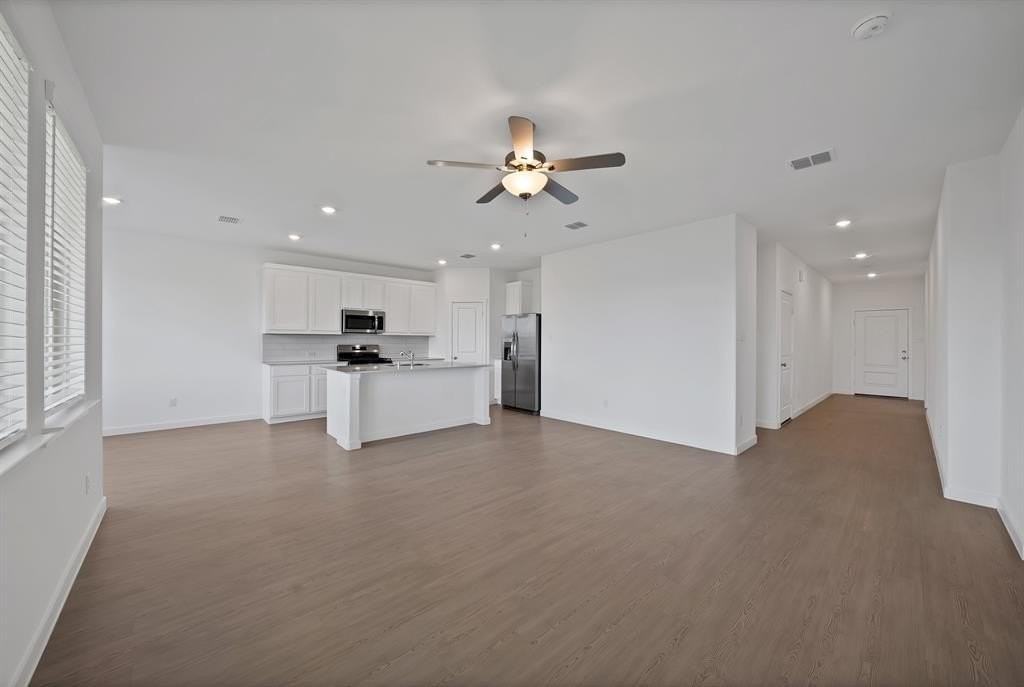 1220 Brazil St - Photo 5 of 25