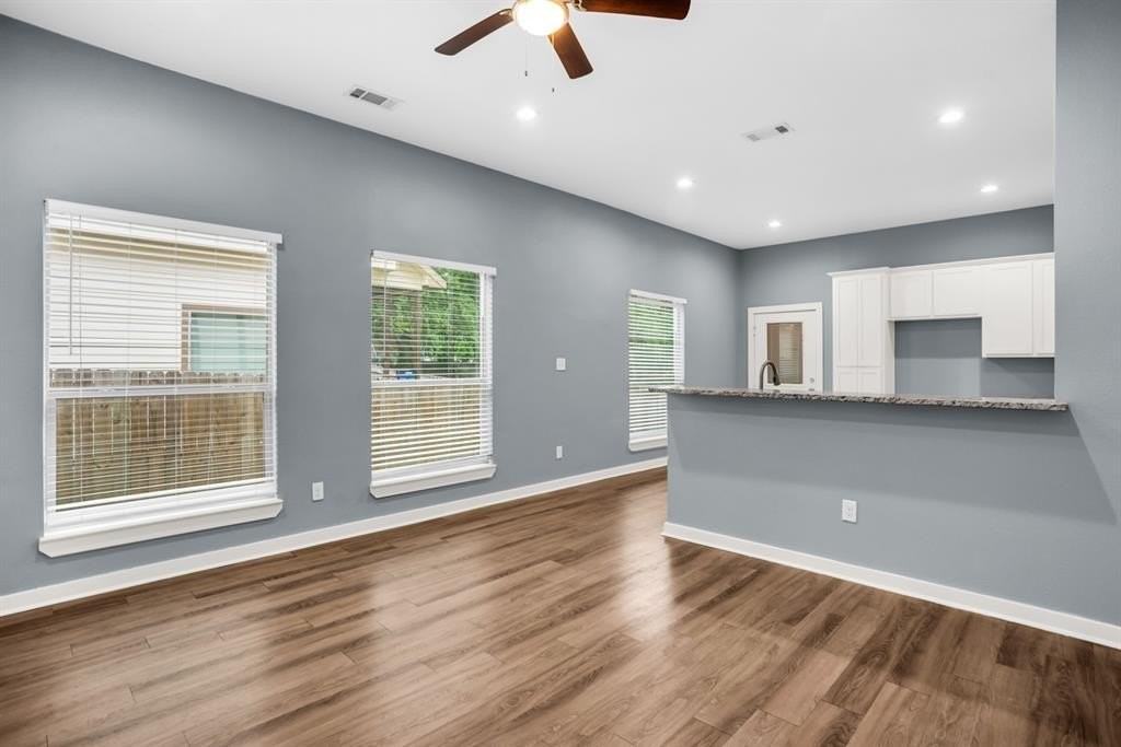 206 Pecan Holw - Photo 5 of 16