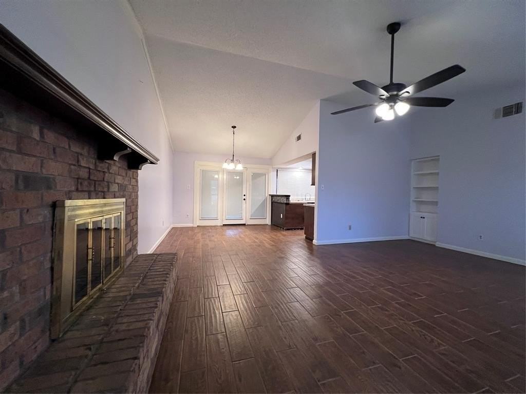 2466 Channing Dr - Photo 5 of 25