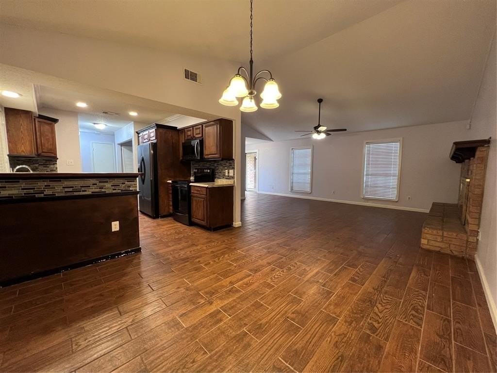 2466 Channing Dr - Photo 7 of 25