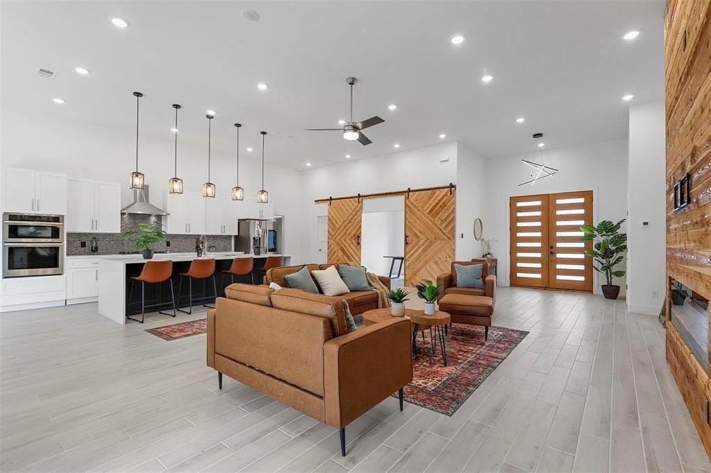 4013 Legend Trl - Photo 5 of 33