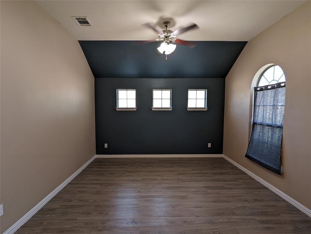 2904 Cattle Baron Dr - Photo 2 of 32