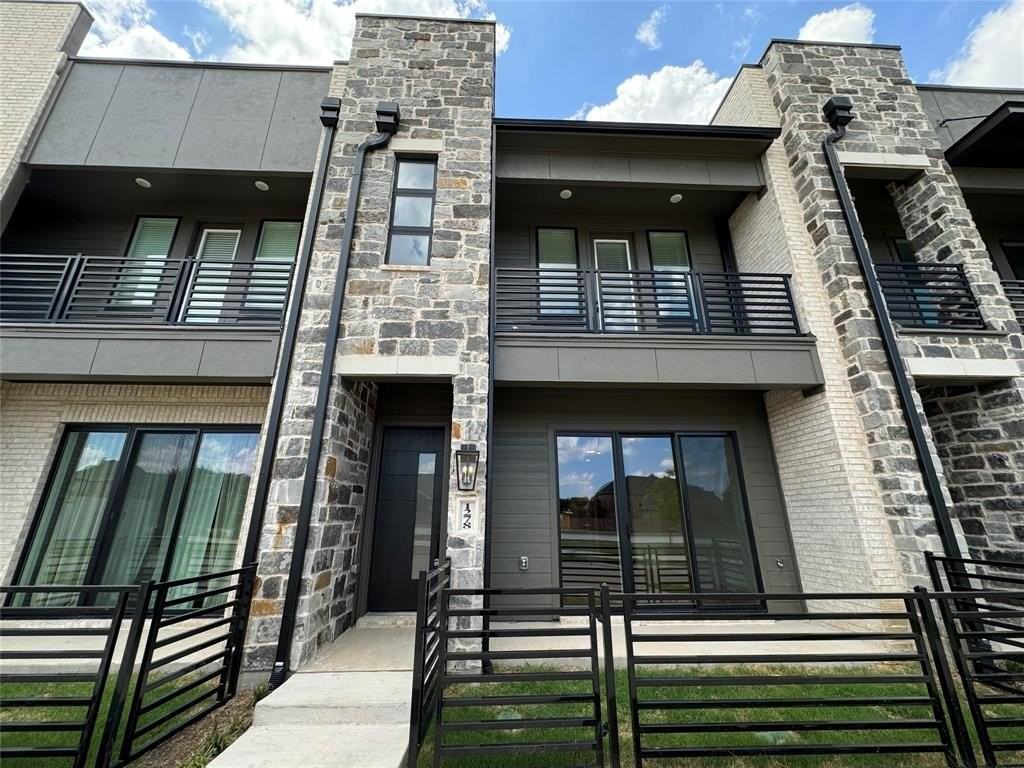 1278 Daybreak Dr - Photo 2 of 40