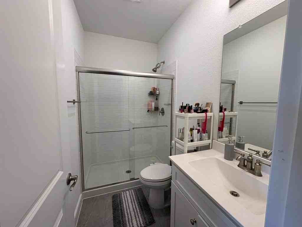 4100 Darlington Way - Photo 5 of 40