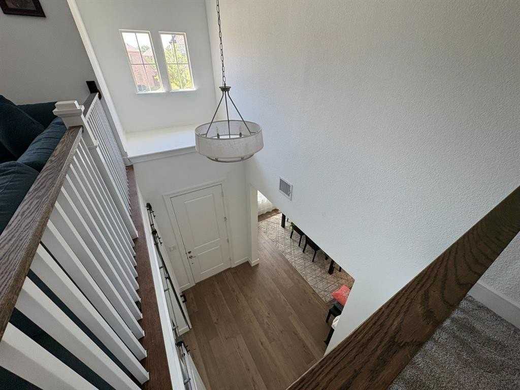 4100 Darlington Way - Photo 6 of 40