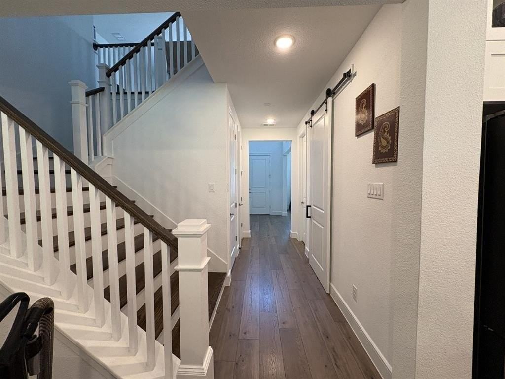 4100 Darlington Way - Photo 7 of 40
