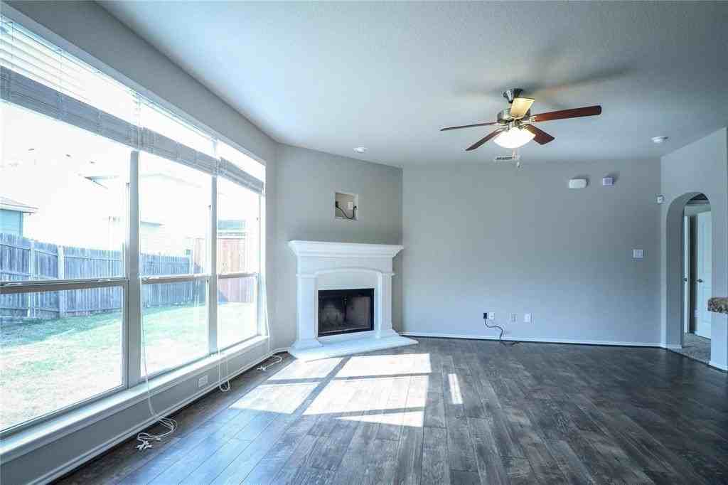 4709 Sleepy Meadows Dr - Photo 6 of 30