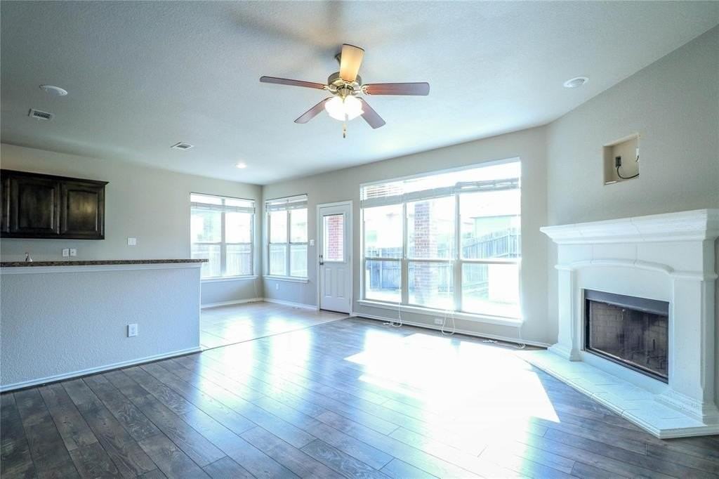 4709 Sleepy Meadows Dr - Photo 7 of 30